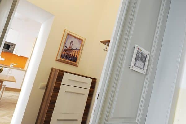 1_R2_Eingang_DSC4426_Web 1_R2_Eingang_DSC4426_Web